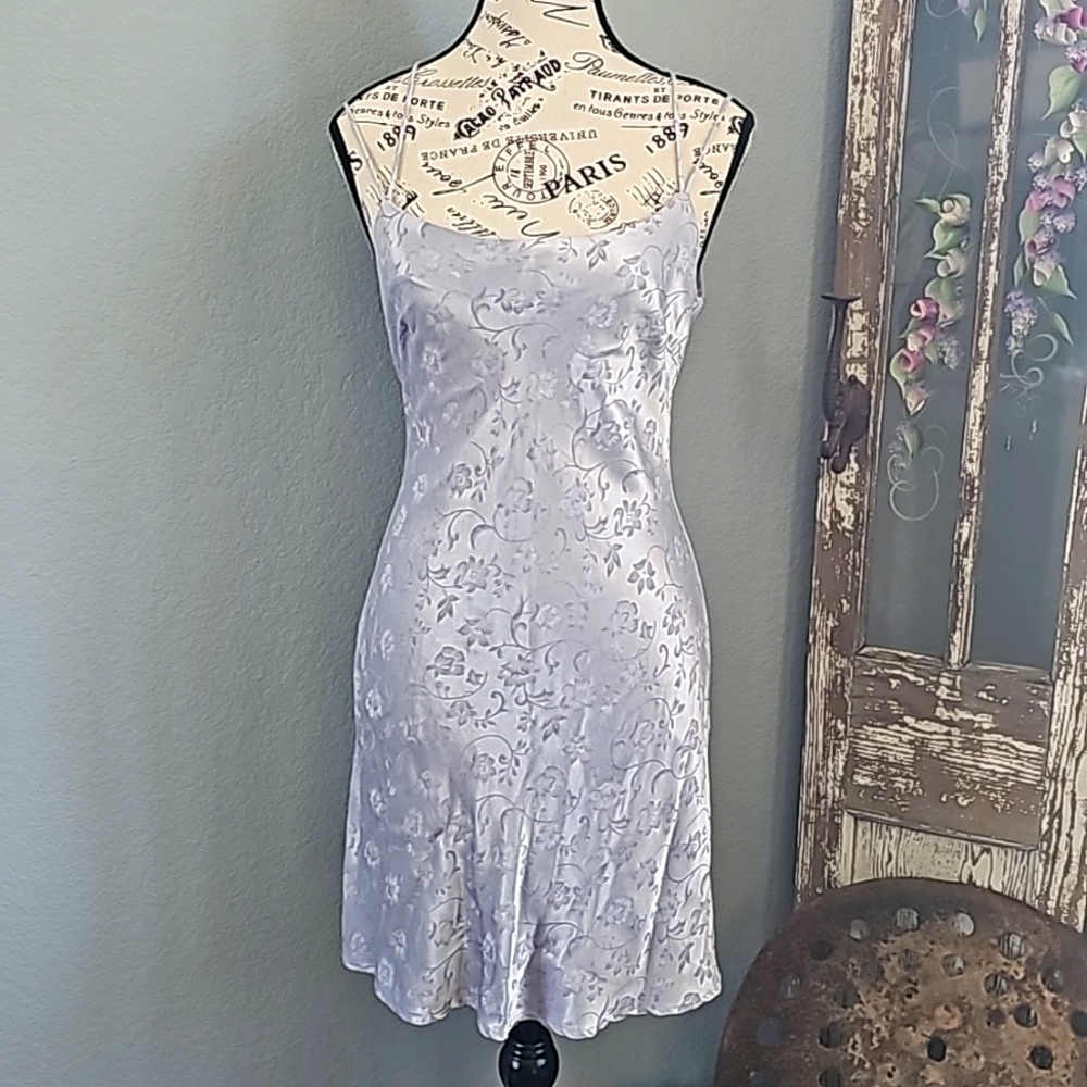 VINTAGE SATIN SLIP DRESS. SIZE 9/10 🇺🇸